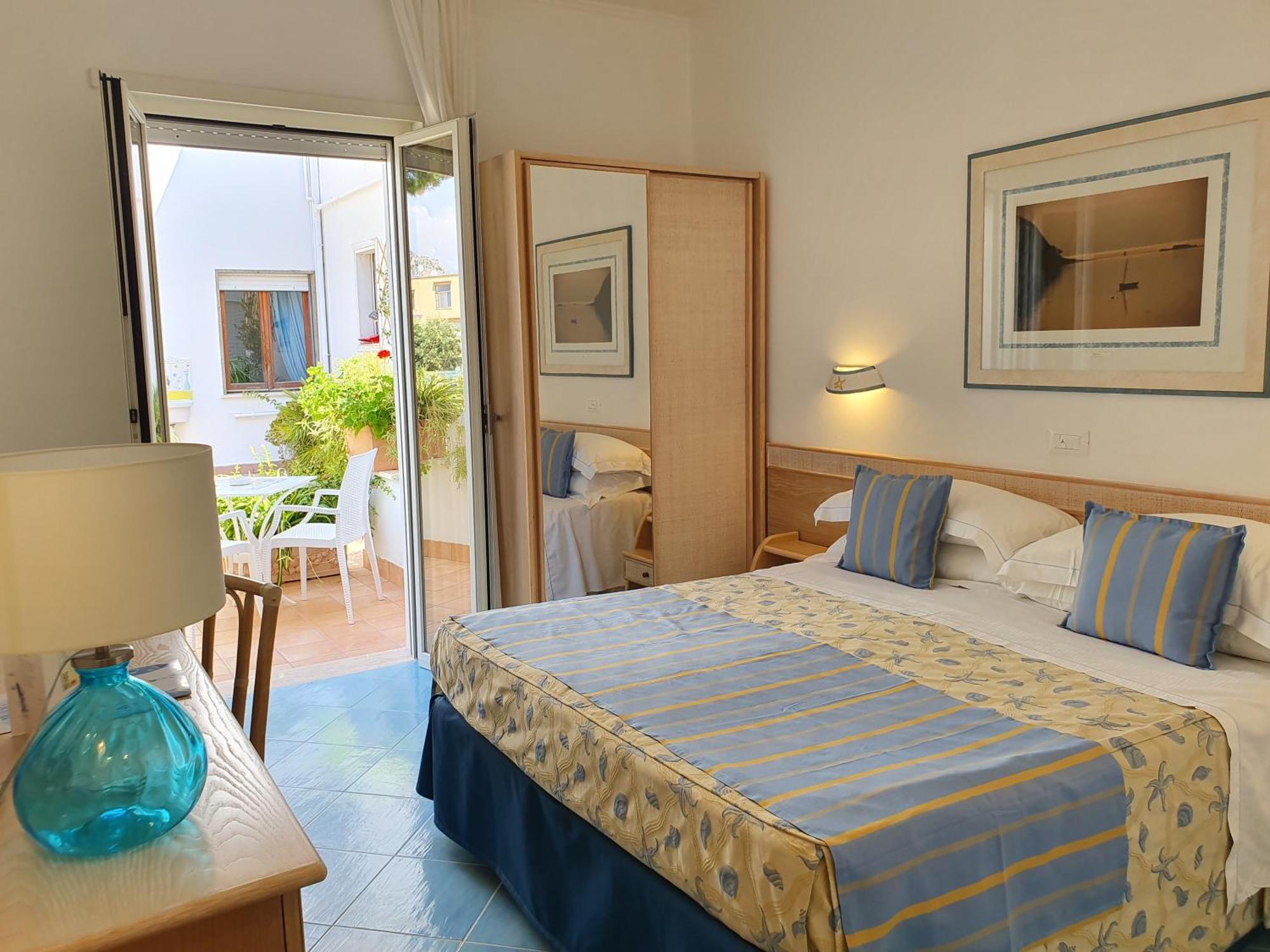 Hotel Aurora Sperlonga Eksteriør billede