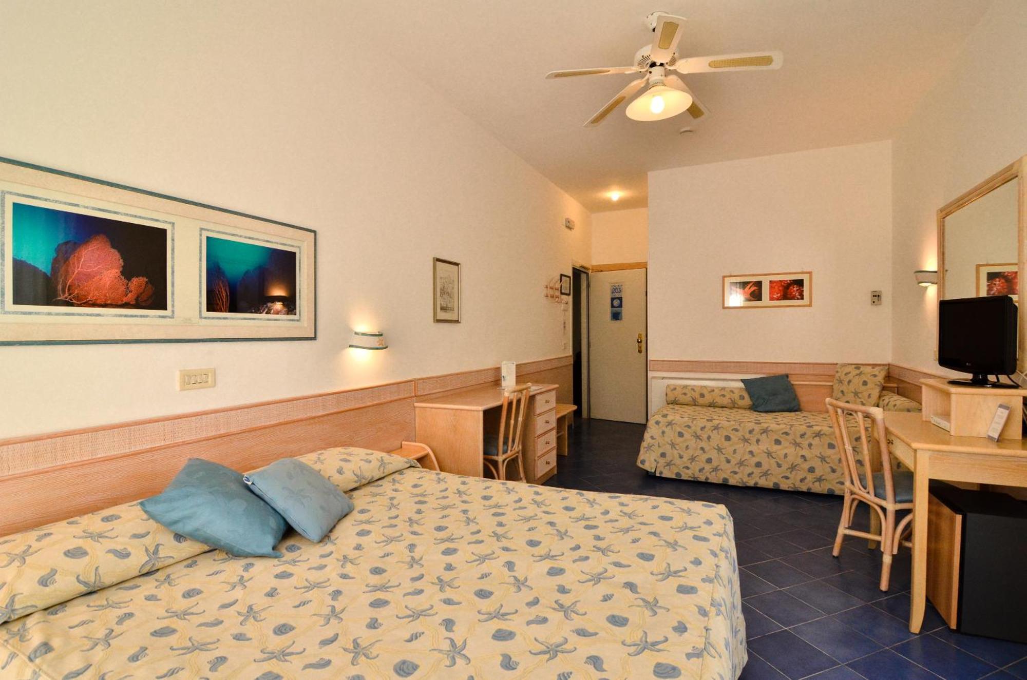 Hotel Aurora Sperlonga Eksteriør billede
