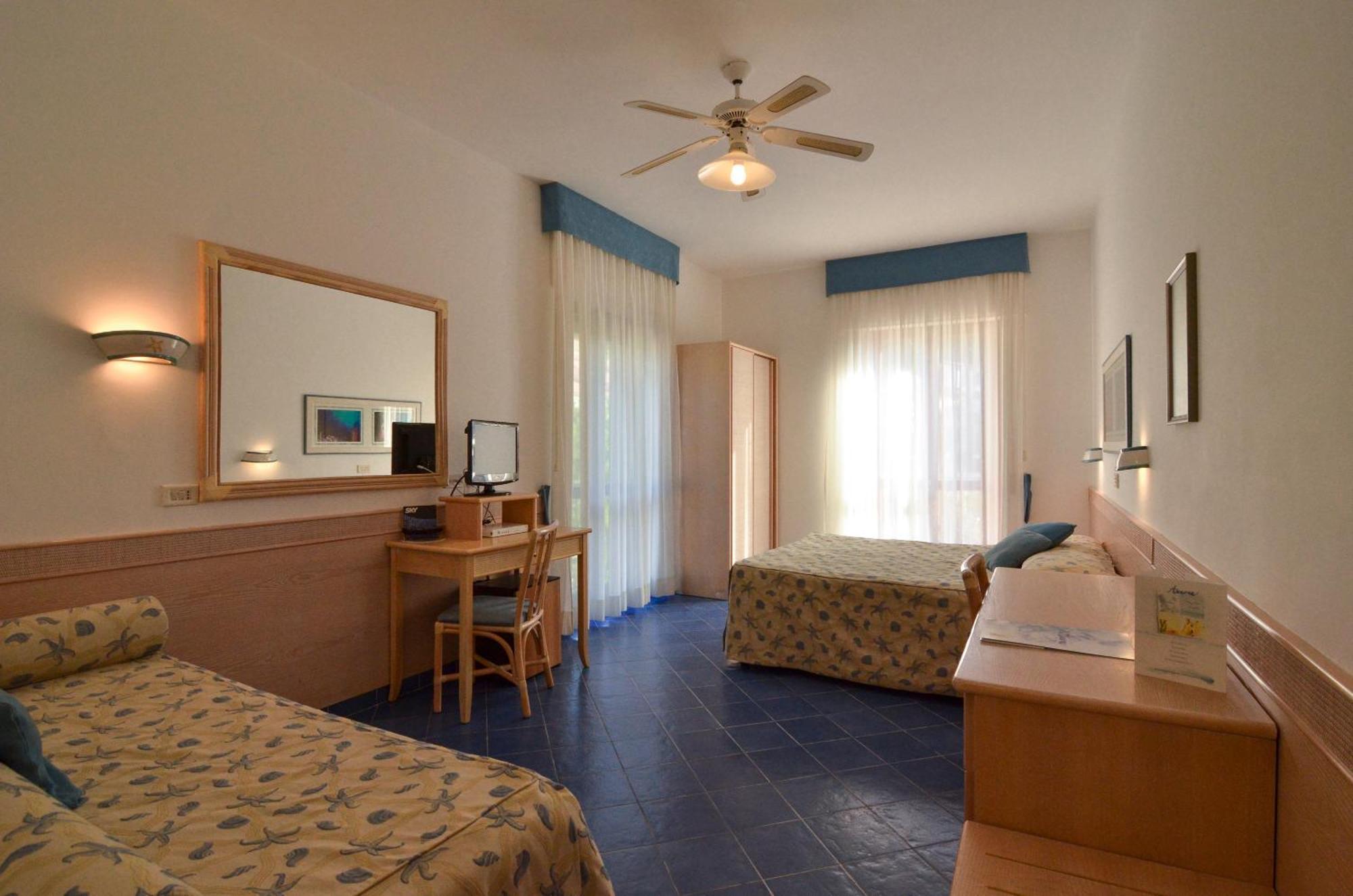 Hotel Aurora Sperlonga Eksteriør billede