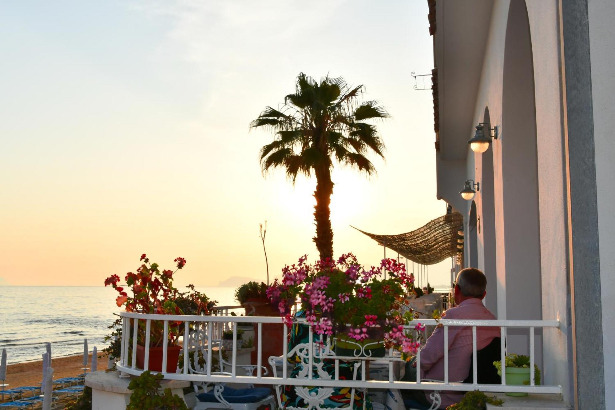 Hotel Aurora Sperlonga Eksteriør billede
